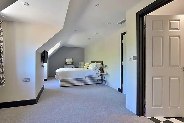 Room 2 of 13