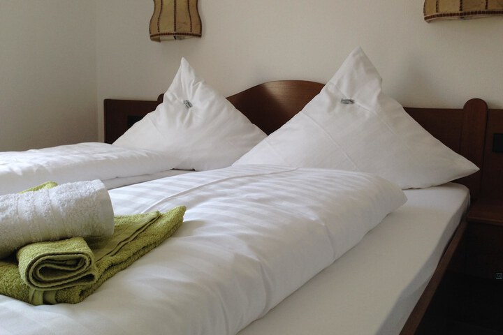 Room 2 of 12
