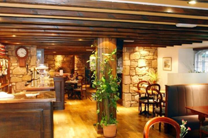 HARVIESTOUN COUNTRY HOTEL