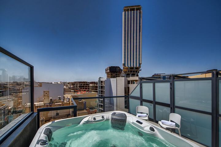Hot Tub 49 of 62