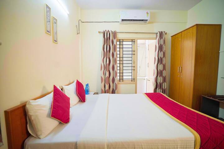 Room 6 of 18