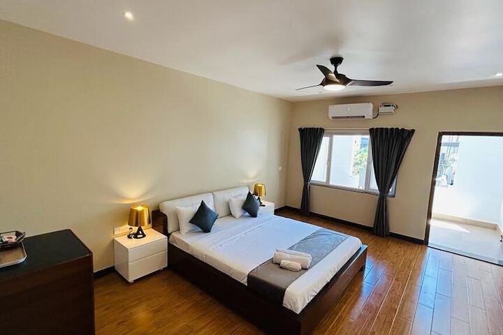 Room 4 of 31