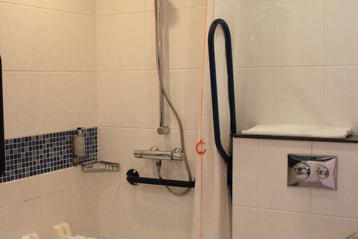 Room 8 of 27