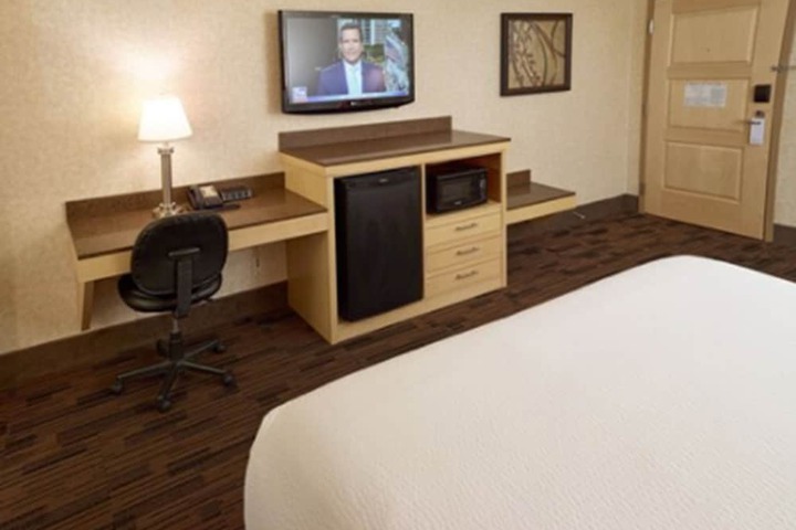 Standard | King Bed (6 of 12)