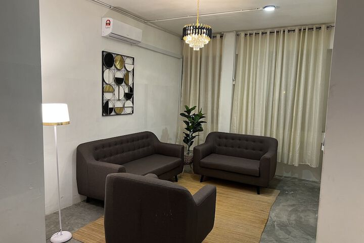 Room 11 of 12