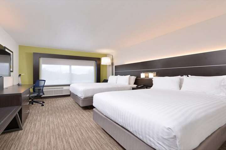 1 King Bed (8 of 23)
