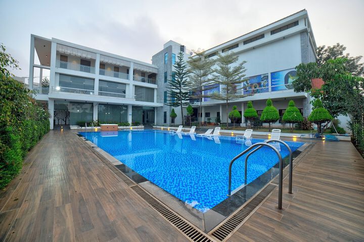 Pool 42 of 97