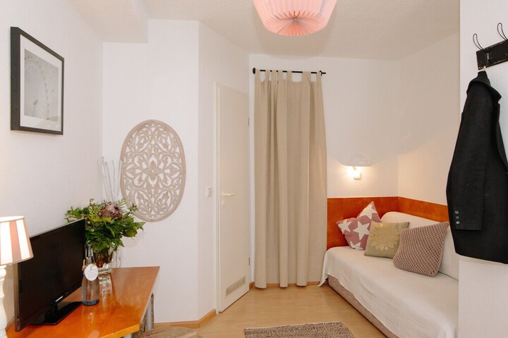 Room 3 of 36
