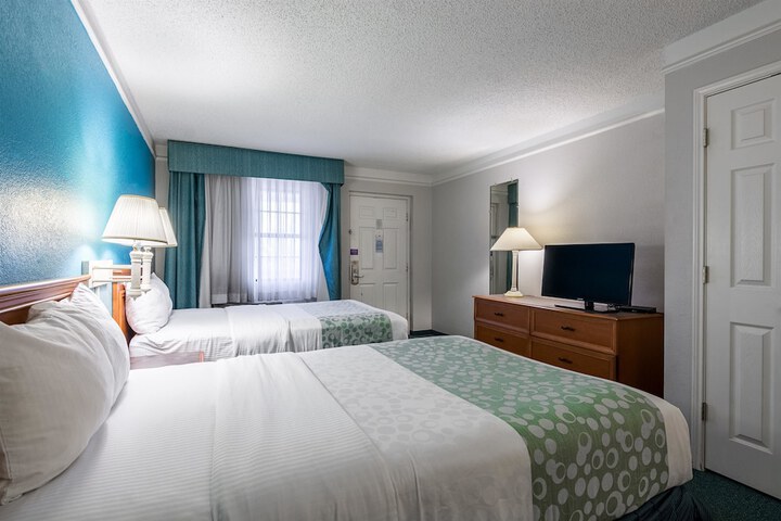 Standard Room, King or Two Doubles (7 of 11)
