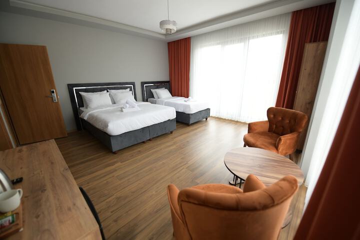 Room 13 of 34