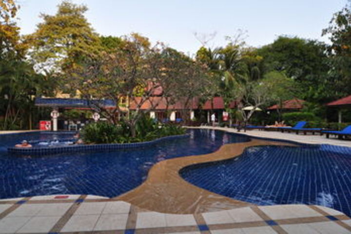 Pool 33 of 40