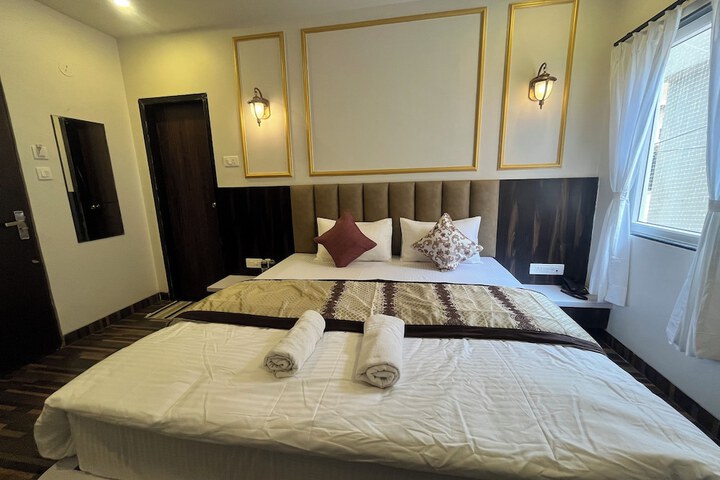 Room 4 of 52