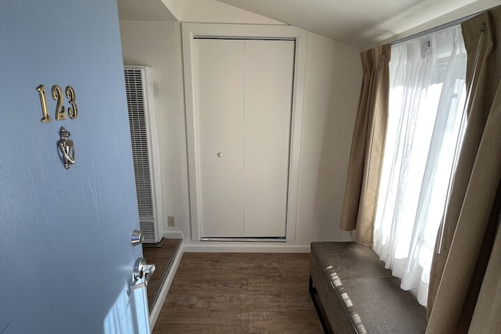 Room 16 of 133