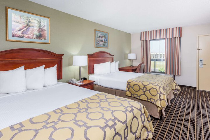 2 Double Beds (2 of 3)