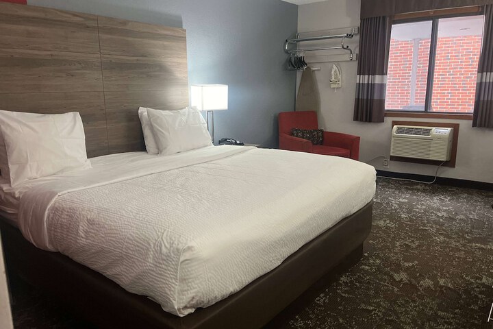 1 King Bed Premier Room (14 of 25)