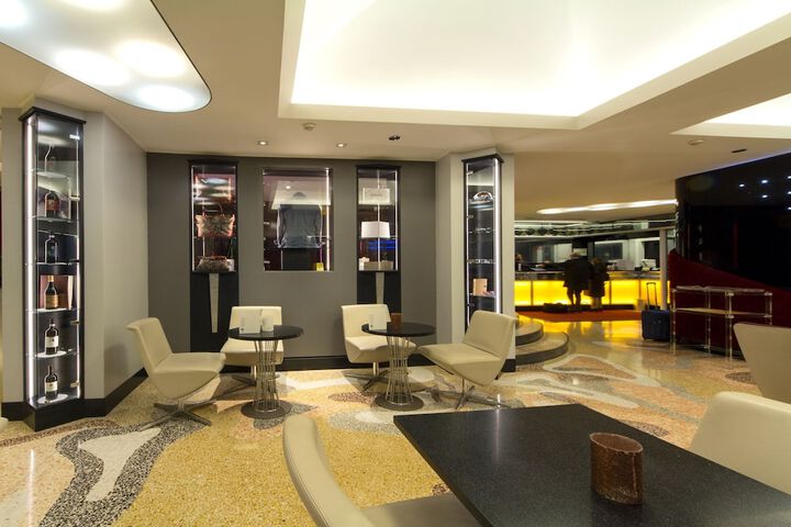Guest Lobby