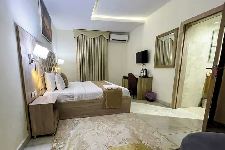 Room 21 of 49