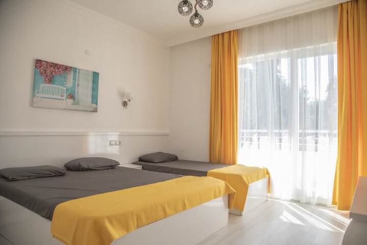 Room 4 of 38
