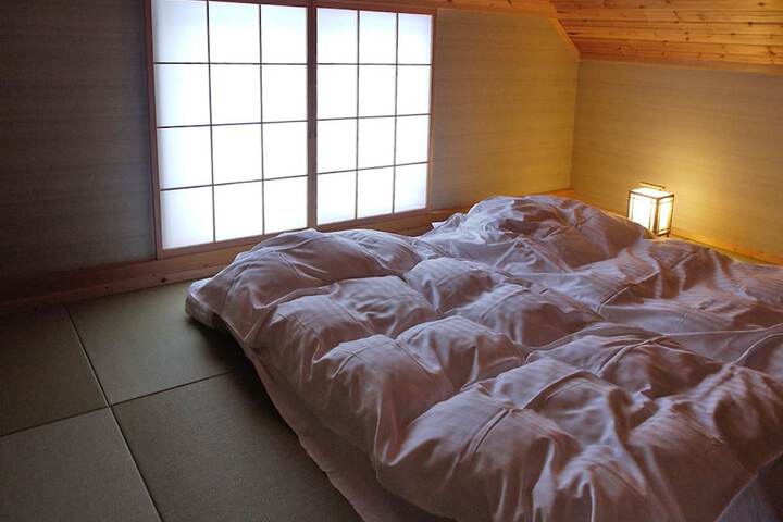Room 18 of 101