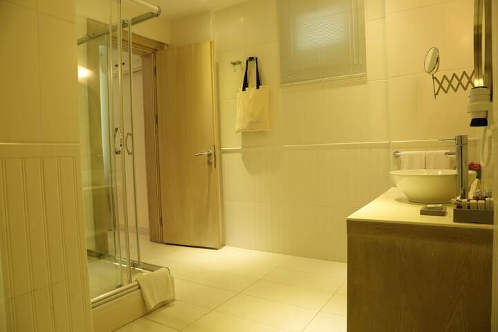Room 40 of 87