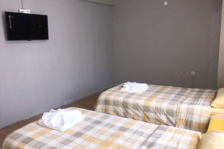 Room 9 of 23