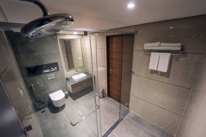 Room 15 of 18