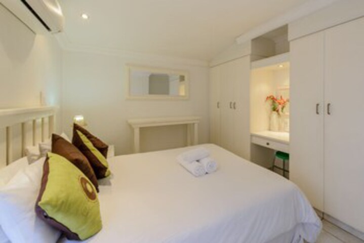 Room 13 of 16