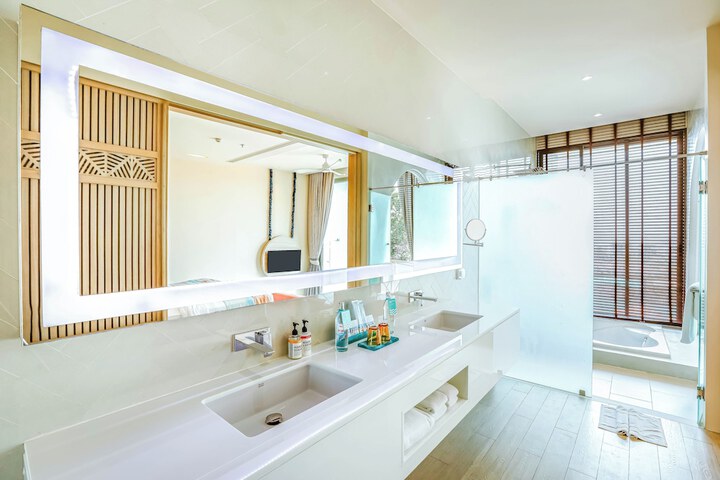 Room 68 of 148