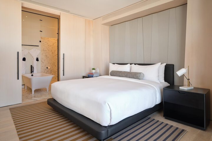 Room 41 of 144