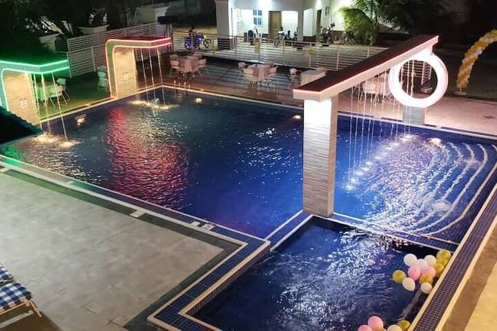 Pool 53 of 120