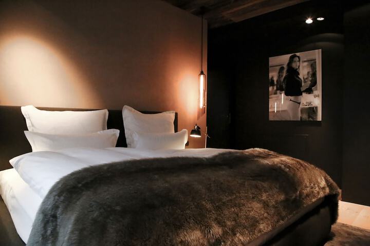 Room 42 of 126