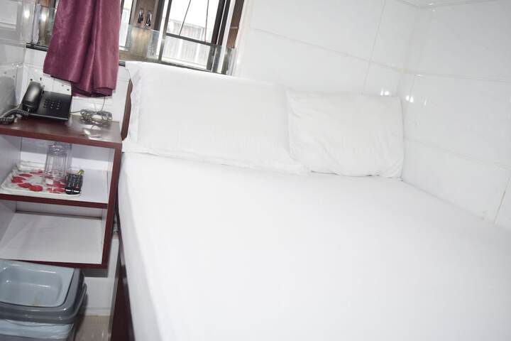 Room 6 of 48
