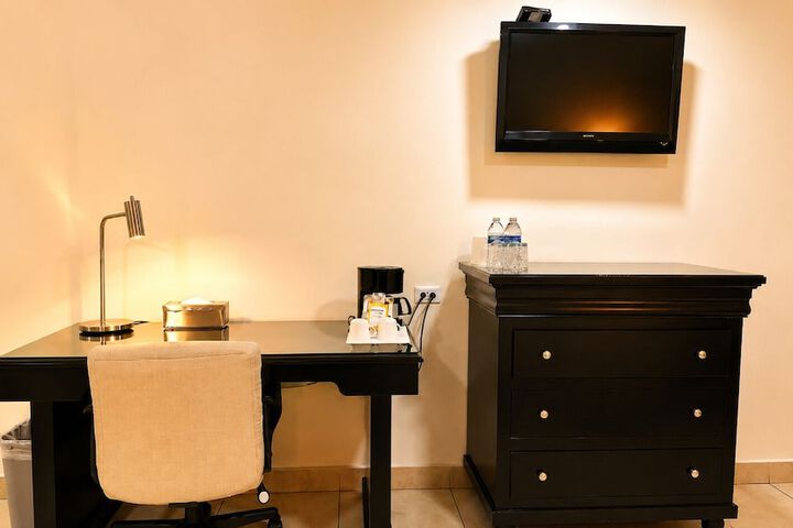 Room 16 of 43