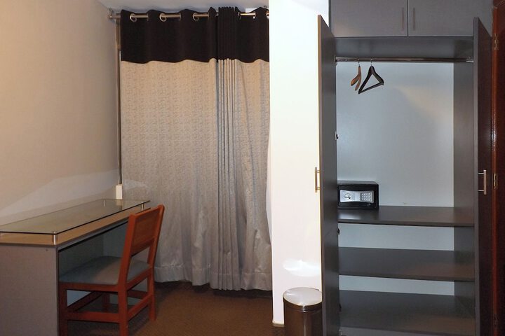 Room 4 of 47