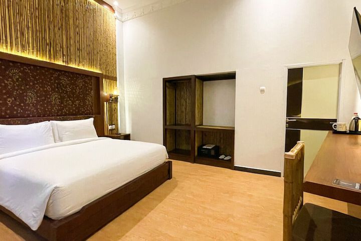 Room 3 of 10