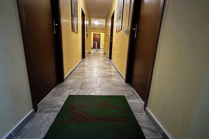 Room 19 of 38