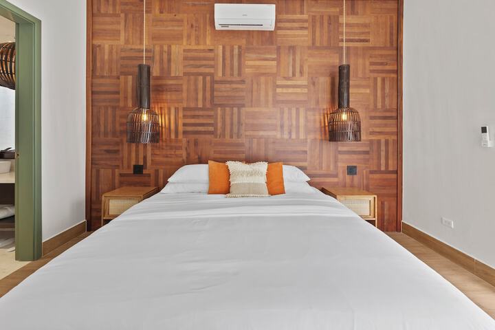 Room 10 of 38