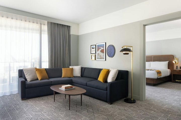 Room 49 of 77