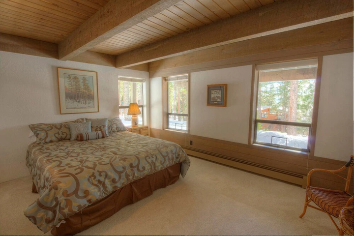 Room 6 of 16