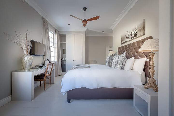 Room 16 of 55