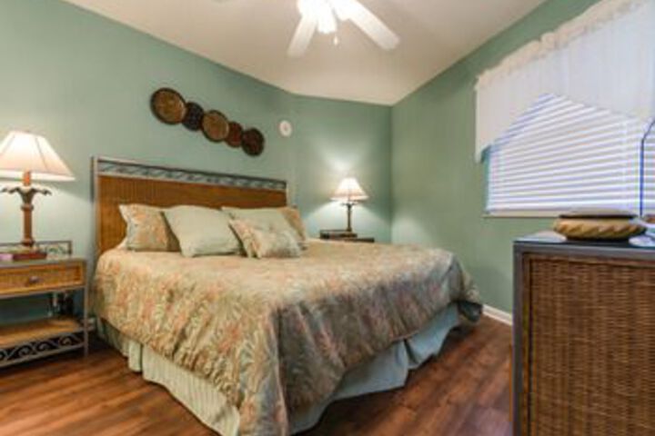 Room 10 of 27