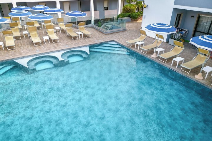 Pool 85 of 114