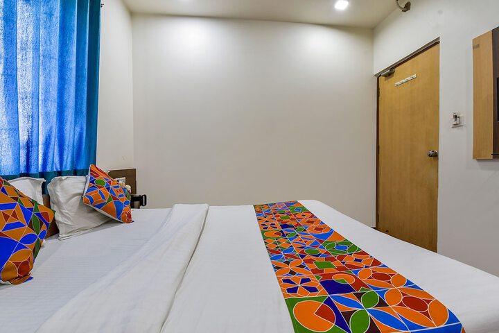 Room 17 of 30