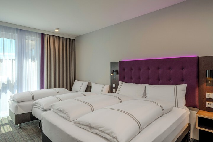 Room 26 of 62