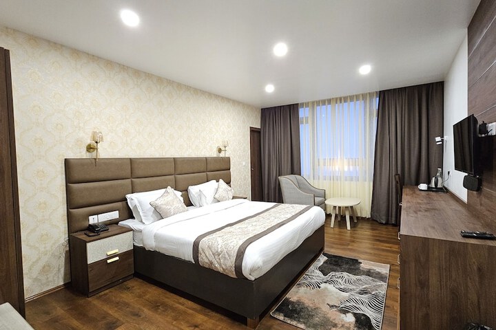 Room 28 of 62