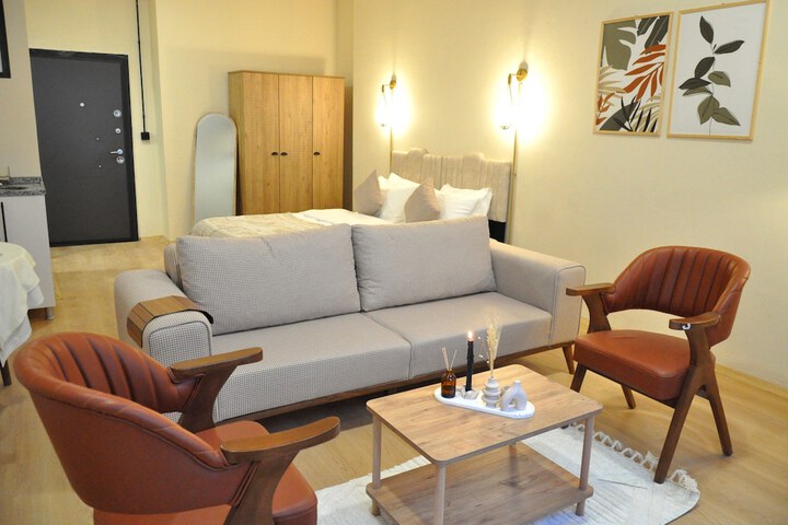 Room 9 of 28