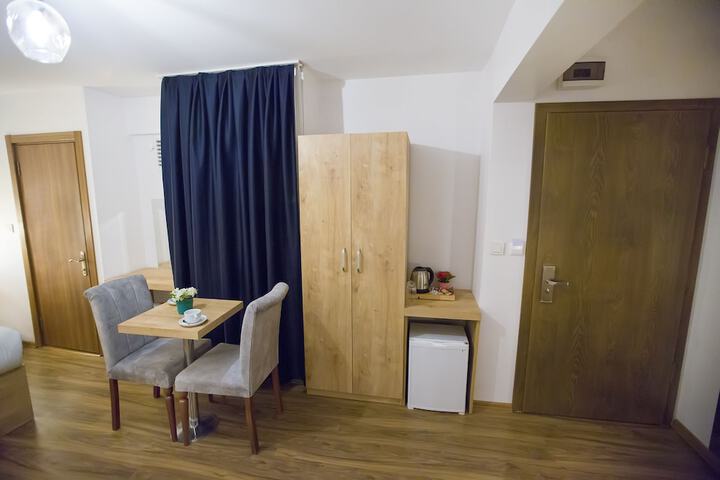 Room 41 of 85