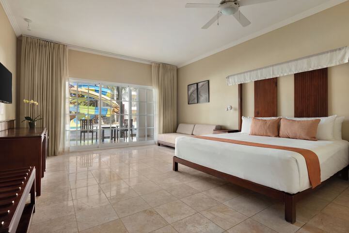 Room 40 of 132