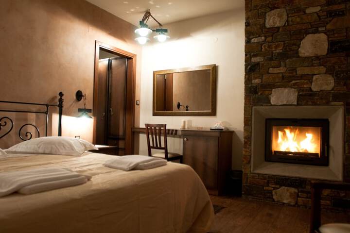 Room 6 of 49