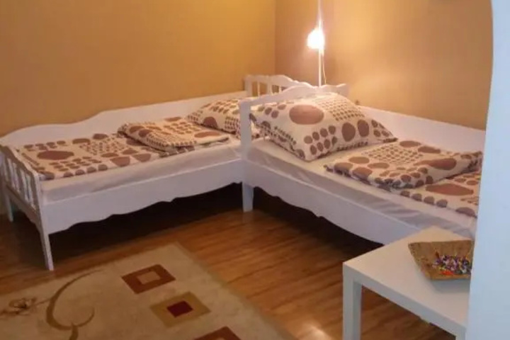 Room 5 of 17